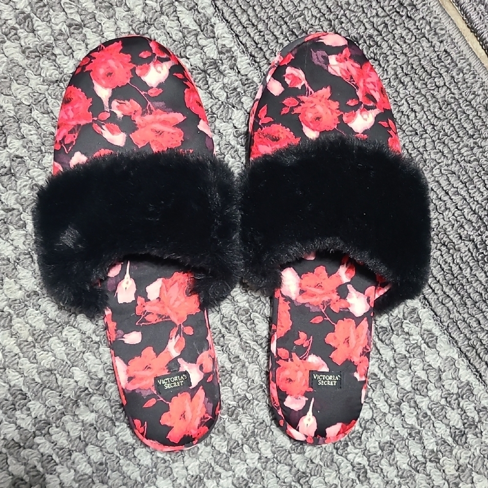 Victoria's‎ Secret Women's Floral Slippers L Red and Black Nwot
